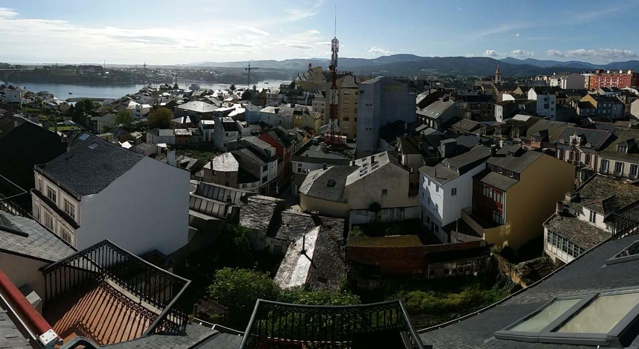 Appartamento Atico céntrico con piscina comunitaria Ribadeo Esterno foto